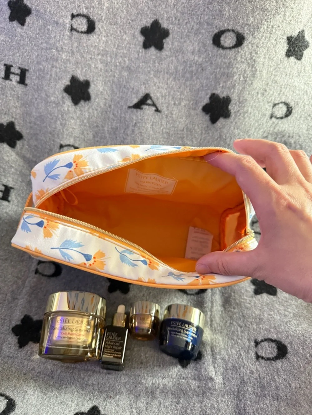 Estée Lauder revitalizing supreme+ routine skincare gift set - Picture 4 of 4